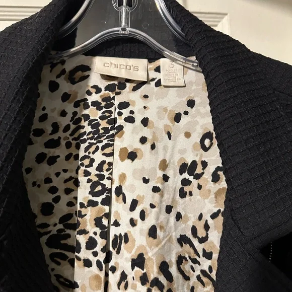 CHICO’S Black, Size 3, leopard lining, Women’s Jacket - Picture 3 of 8